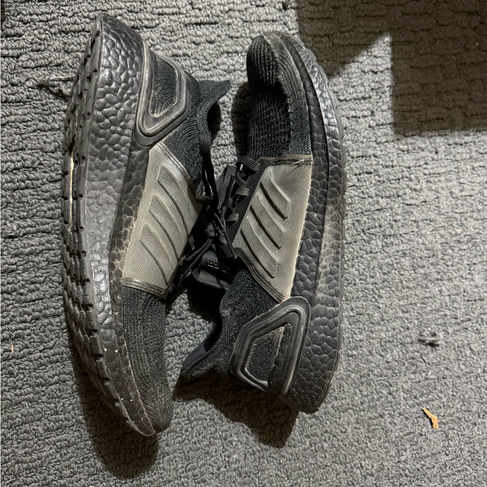 Women’s Adidas Ultra Boost 8.5